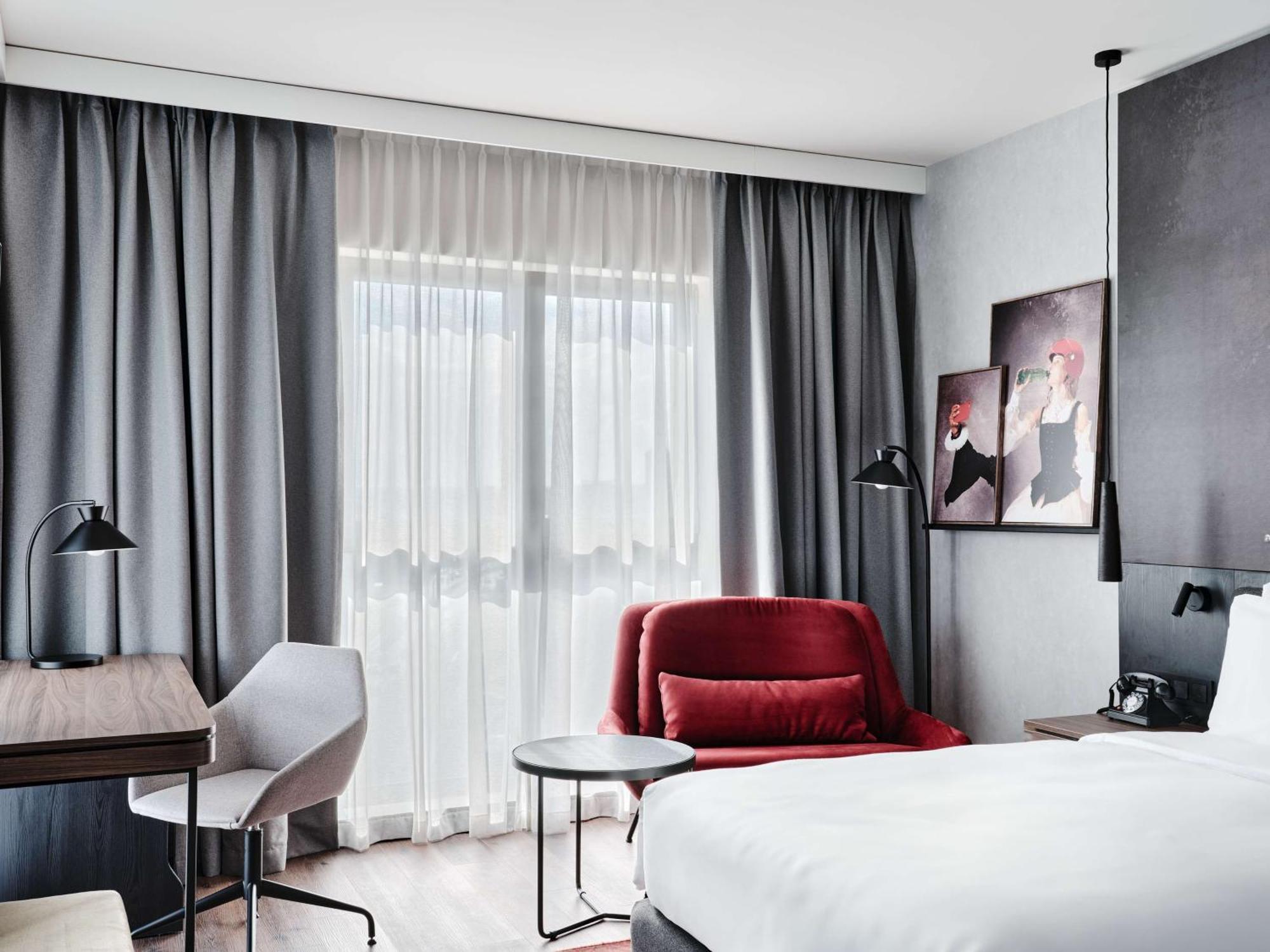 Premium Corner Room